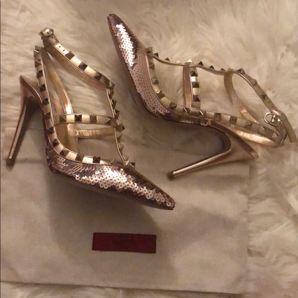 Valentino Garavani Rockstud Sequin Pumps - Picture 5 of 9